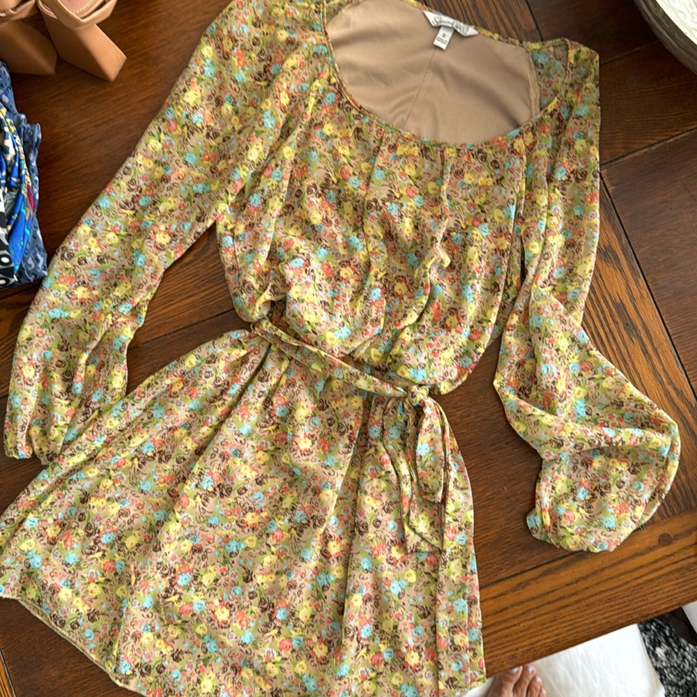 Easy floral mini dress